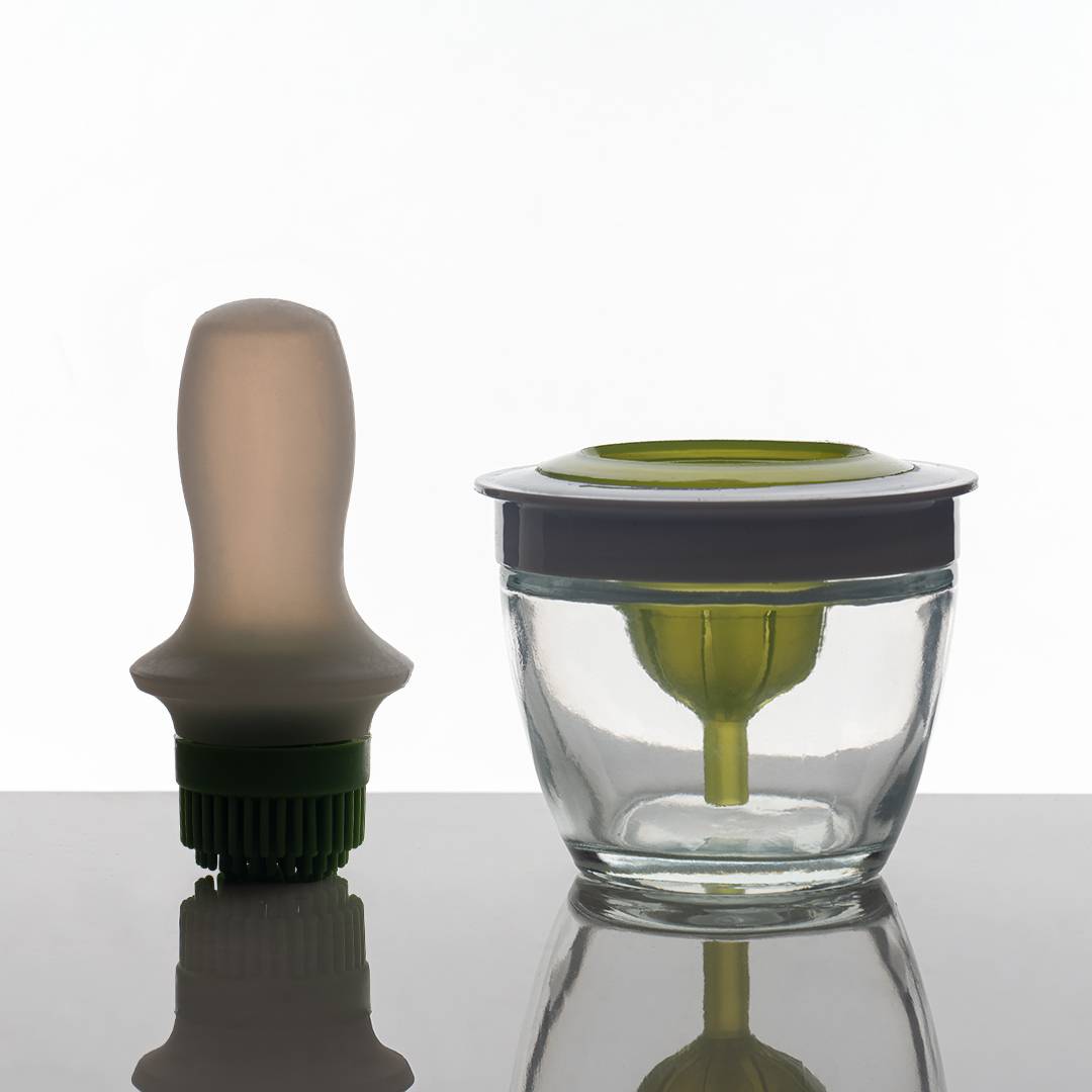 Oil Dispenser With Brush